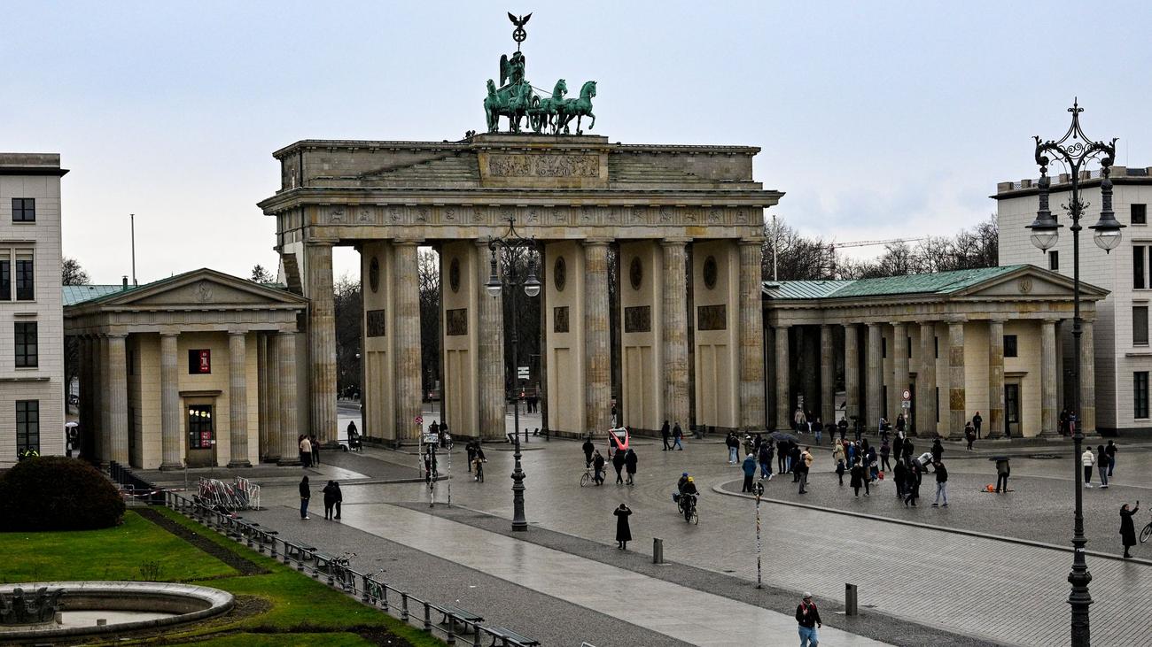 "Deutschland steht auf": Tausende Teilnehmer zu "Friedensmarsch" in Berlin erwartet