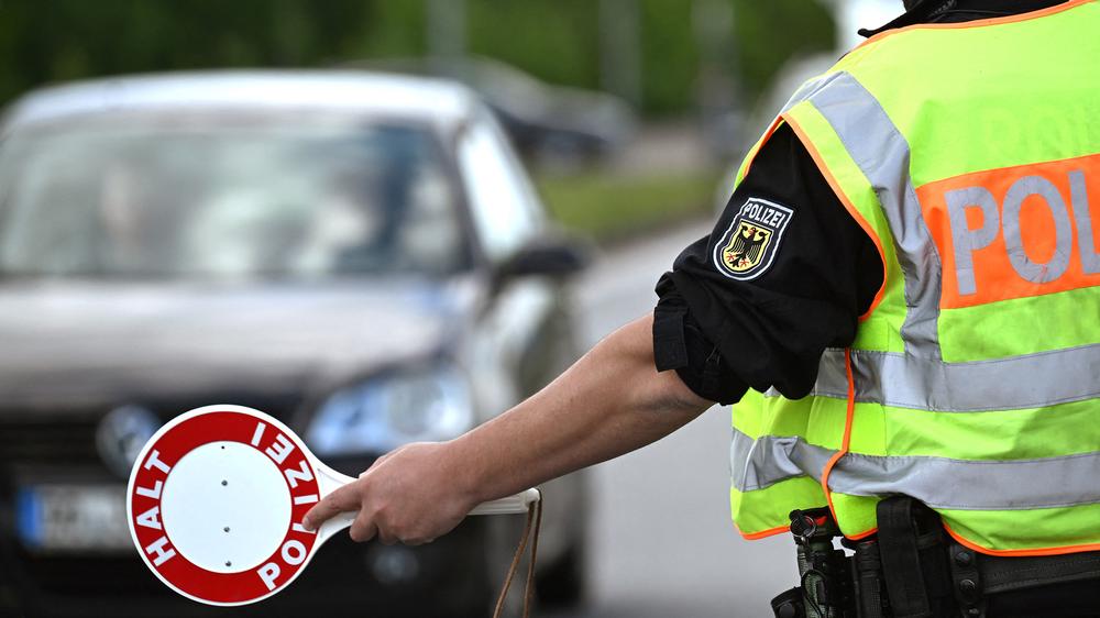 Migration: Die verschärften Kontrollen an den Grenzen sollen laut dem Innenminister jedoch nicht dauerhaft bleiben.