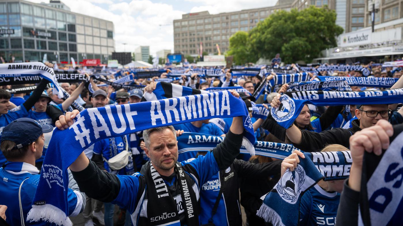 Polizei muss Arminia-Party in der Ständigen Vertretung beenden
