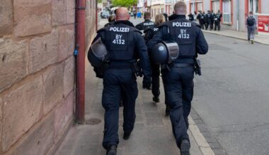 Protest in Nürnberg: Gegendemonstranten attackieren Polizei