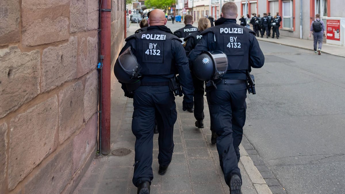 Protest in Nürnberg: Gegendemonstranten attackieren Polizei