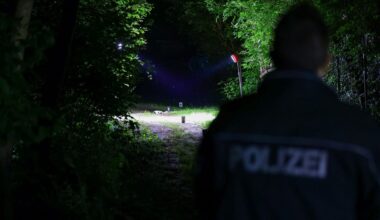 Polizei schießt auf Mann mit Beil in Nidderau