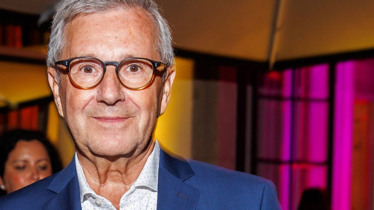 Ex-ARD-Star und seine Ehefrau posieren am Strand
