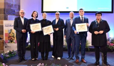 Ungarn gewinnt den europäischen Jugendkarlspreis