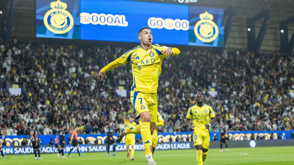 Cristiano Ronaldo kann auch mit 40 und auch in Saudi-Arabien noch ziemlich hoch springen.