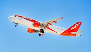 Easyjet-Airbus muss wegen Notfall am Airport landen