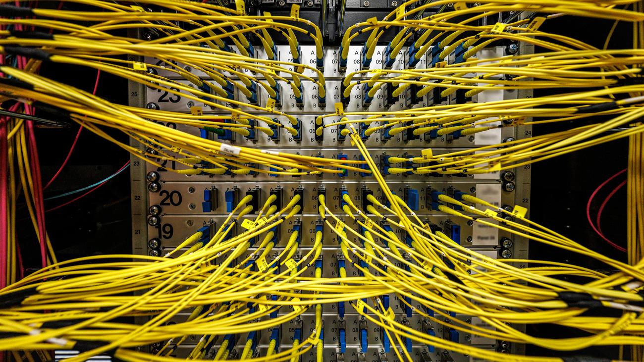 Künstliche Intelligenz: Deutsche Technologiekonzerne sollen Bau von KI-Gigafabrik planen