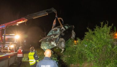 Tödlicher Unfall bei Kleinsendelbach – Audi überschlägt sich