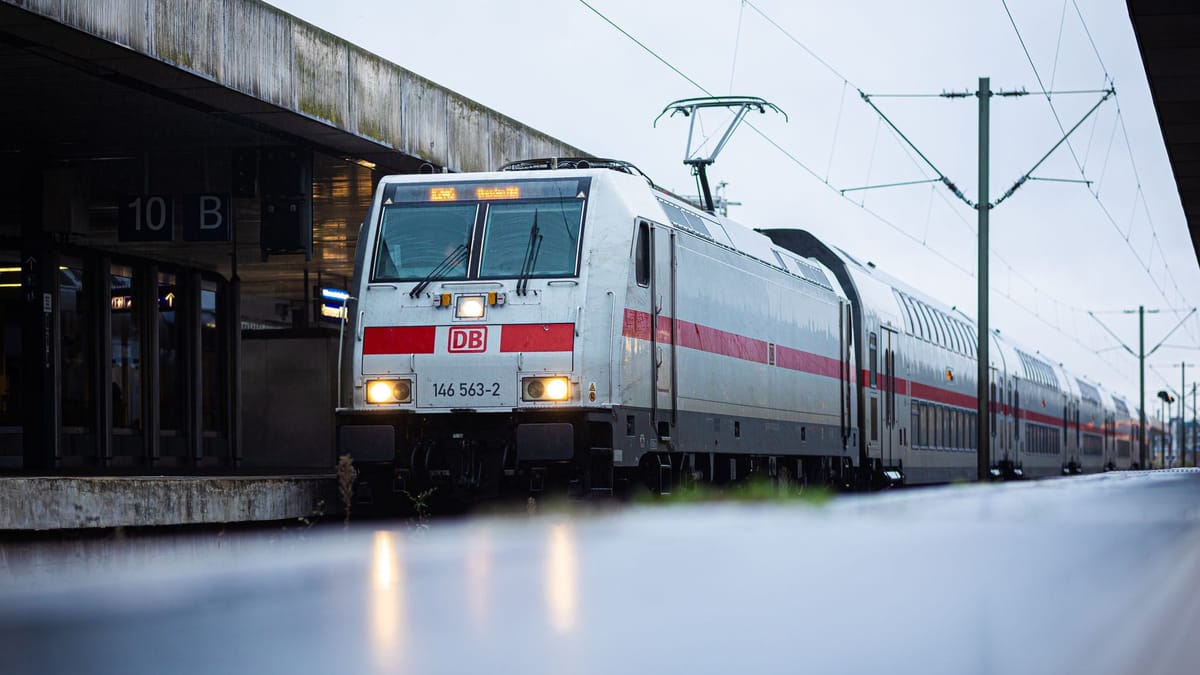 Zugverkehr komplett eingestellt – Stellwerkstörung