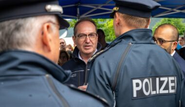 Migration: Dobrindt will Migranten in "heimatnahe" Drittstaaten rückführen