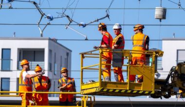 Zwei Bahnmitarbeiter bei Stromschlag verletzt – Ermittlungen