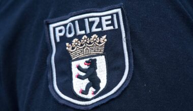 Demonstranten besetzen Gebäude in ehemaliger Stasi-Zentrale