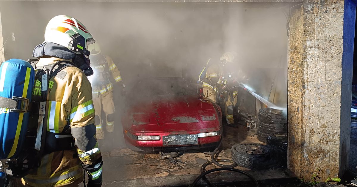 Nachbarin rief Feuerwehr: Garagenbrand sorgte für Einsatz von 60 Einsatzkräften in Münster