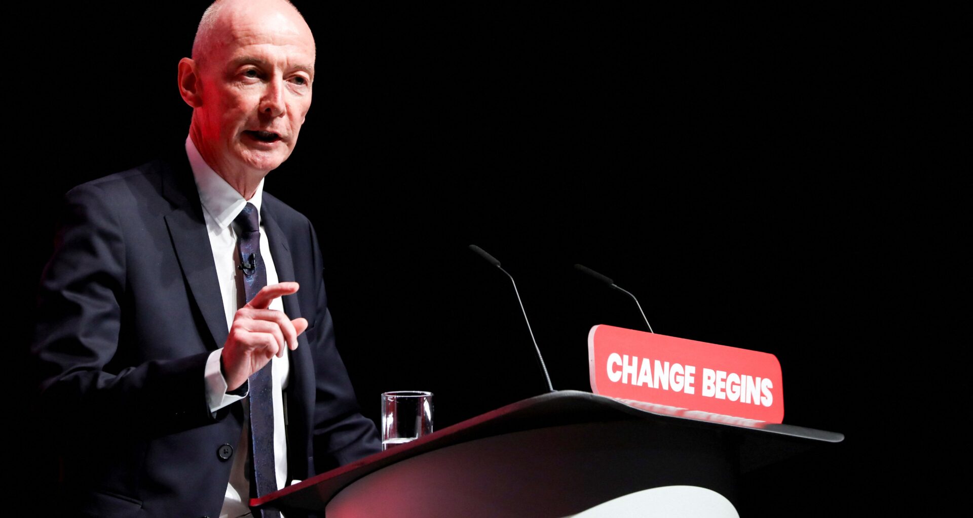 Großbritannien warnt Unternehmen, dass Cybersicherheit "absolute Priorität" haben muss