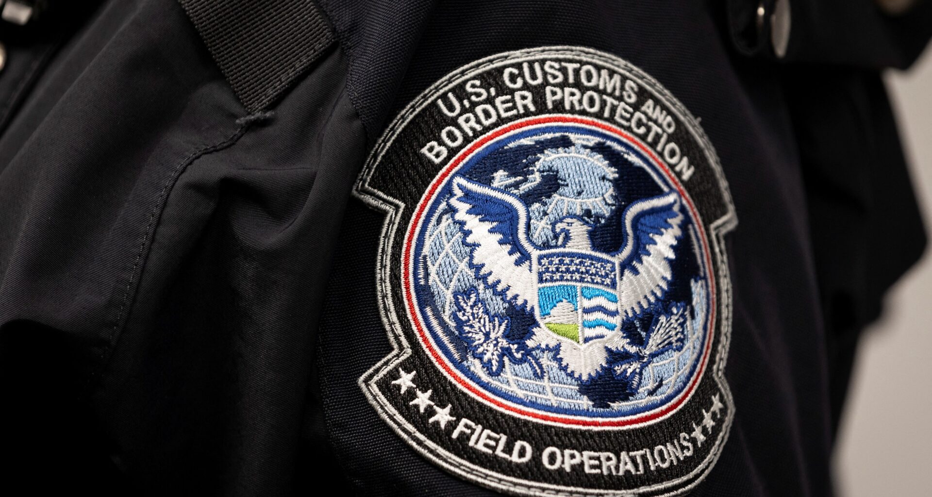 Guatemaltekische Migrantin nach Geburt in den USA entgeht schneller Abschiebung