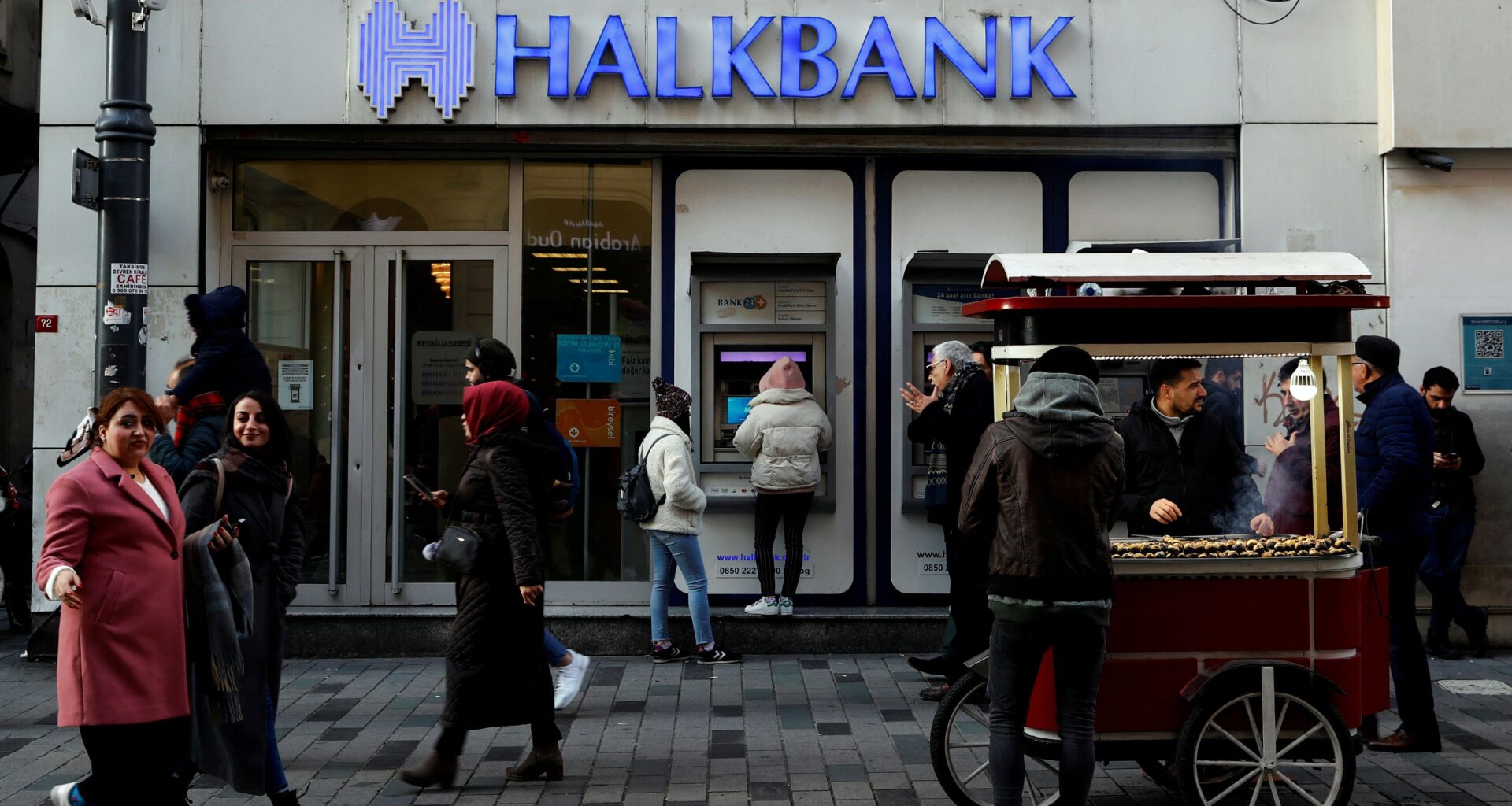Türkische Bank erklärt vor dem Obersten Gerichtshof der Vereinigten Staaten, sie sei von den Sanktionen gegen den Iran ausgenommen.