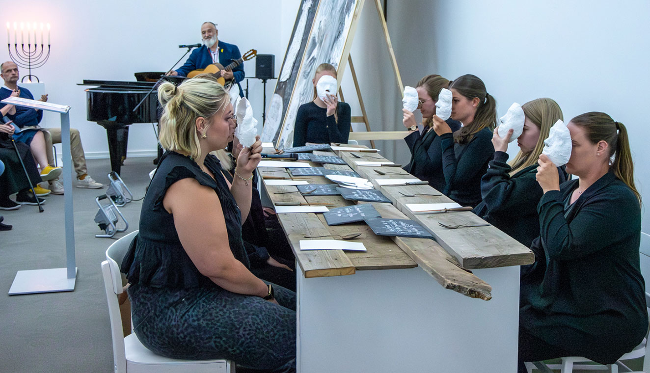 Erinnerungskultur kreativ er- und verarbeiten