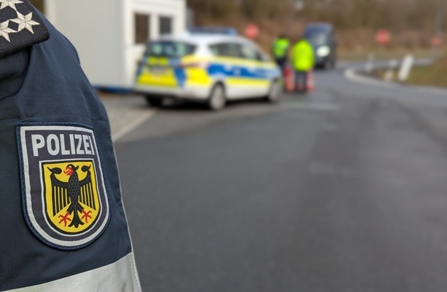 Bundespolizeidirektion München: Haftbefehl bei Grenzkontrolle in Waidhaus vollstreckt ...