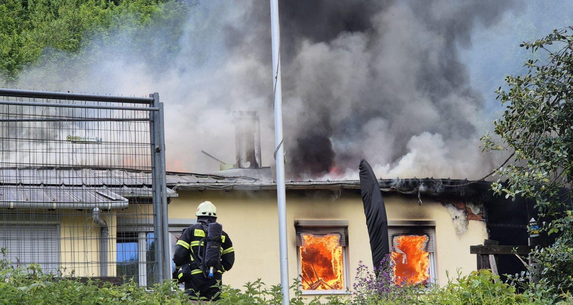 Mann (81) stirbt bei Feuer in Trier – Großeinsatz im Mattheiser Wald