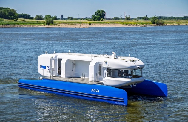 Forschungsschiff NOVA getauft | Presseportal