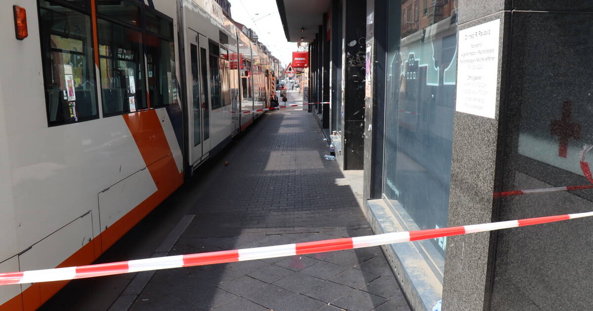 Mannheim: Wurde Mann bei Streit vor Straßenbahn gestoßen? (Update) - Polizeiberichte aus Rhein-Neckar-Odenwald
