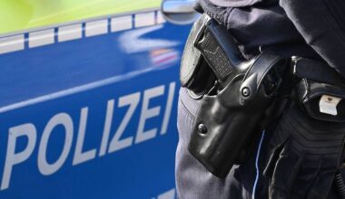 Vorfall an S-Bahnhof: Bewaffneter Mann von Polizisten bei München angeschossen - Panorama
