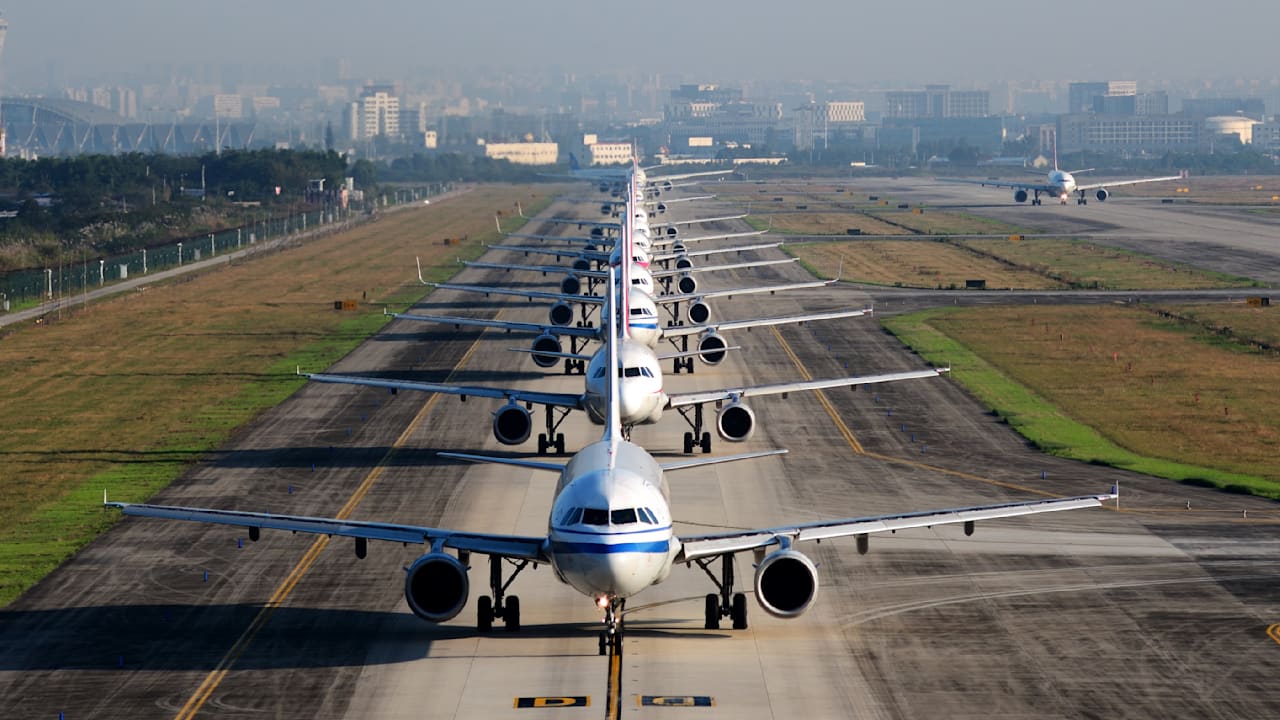 Entschädigung Flugverspätung: EU plant harten Einschnitt für Flugreisende | Leben & Wissen