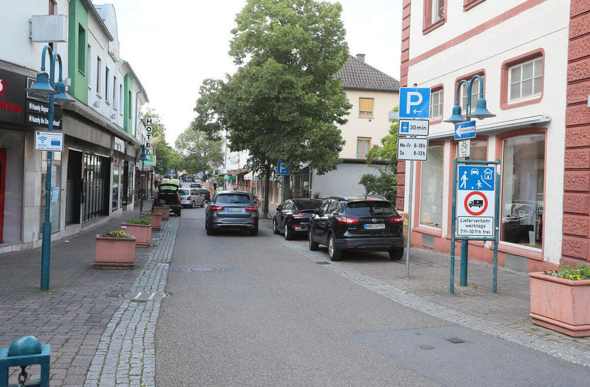 Hockenheim testet Fußgängerzone in Karlsruher Straße