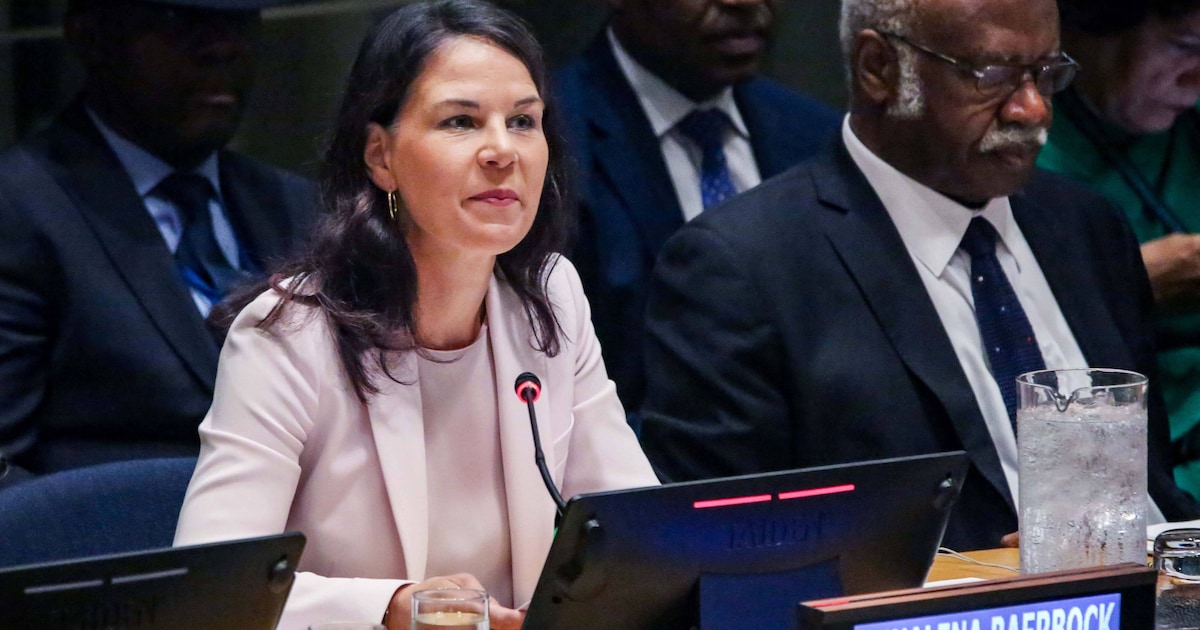 Annalena Baerbock kehrt auf internationale Bühne zurück – und sticht optisch hervor