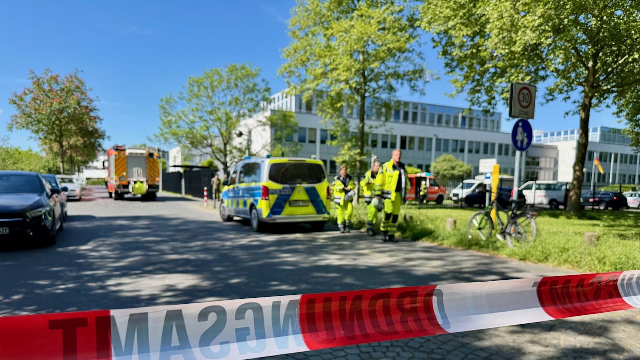 ABC-Alarm und Evakuierung bei Bundeswehr in Bonn | Regional