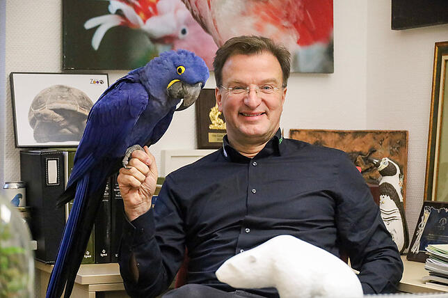 Matthias Reinschmidt: Zoodirektor Karlsruhe im Interview am 15. Januar Matthias Reinschmidt und Henry.