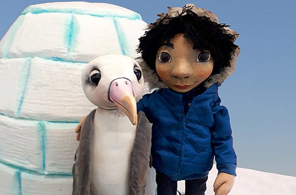 Das Pinguin-Mädchen Lulu mit dem Inuitjungen Nuka. - © Puppentheater Pulcinella