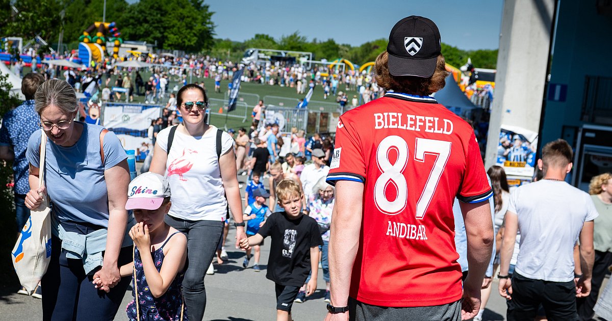 13.000 „Arminis“ feiern ihre Idole auf der Bielefelder Alm beim eigenen Sommerfest