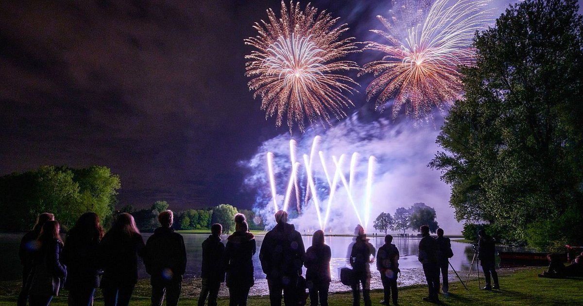 Gewitter: Festival Rhein in Flammen in Bonn unterbrochen | NRW