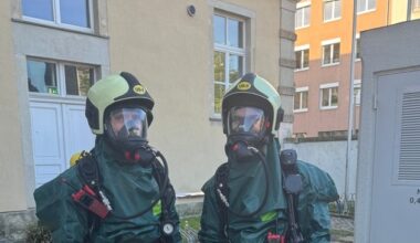 FW Dresden: ABC-Einsatz in einem Labor - Flüssigkeit tritt aus