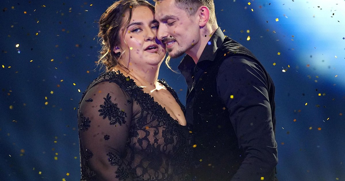 Bielefelderin Selfiesandra kämpft sich ins Halbfinale von „Let’s Dance“ – Aus für Favoritin - nw.de