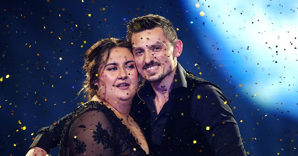 Bielefelderin Selfiesandra im Halbfinale von „Let’s Dance“ – Aus für Favoritin - nw.de
