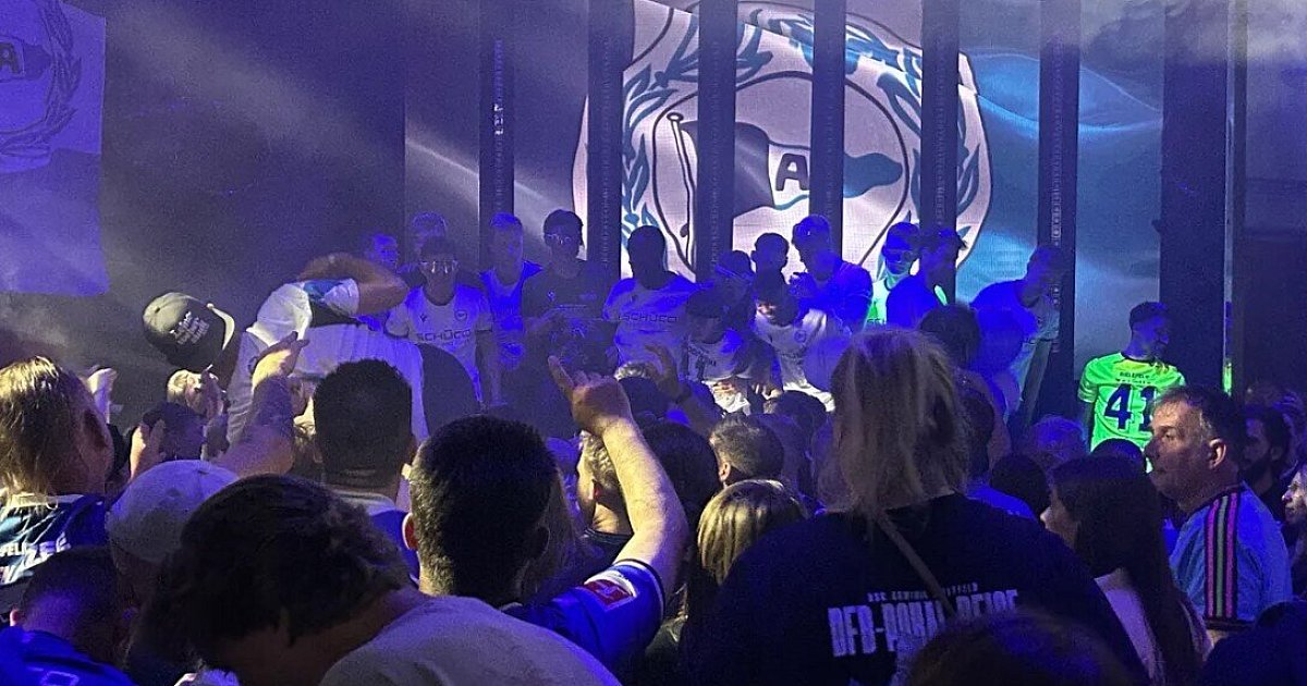 Liveticker zum Nachlesen: So feiern die Fans Arminia Bielefelds Aufstiegshelden