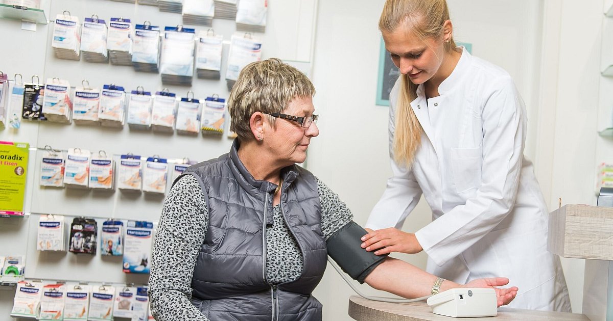Was man zur Blutdruckmessung in der Apotheke wissen muss | Servicethema Gesundheit