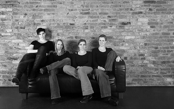 Johanna Brune, Maren Ehlers, Wiebke Heitkamp und Andrea Limpke sind "Vierweiberei". - © NW