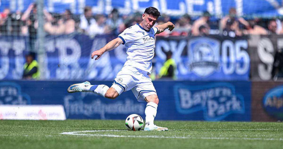 Der „Quarterback“ bleibt: Arminia Bielefeld verlängert vorzeitig mit Russo