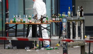 Messerangriff in Bielefeld: Mann verletzt fünf Partygäste schwer und ist auf der Flucht