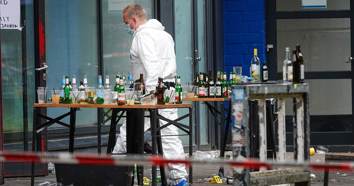 Messerangriff in Bielefeld: Mann verletzt fünf Partygäste teils schwer und flüchtet - nw.de