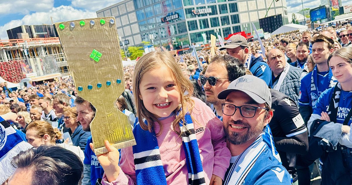 Arminias Pokalparty: Die besten Bilder und Videos aus Berlin und Bielefeld