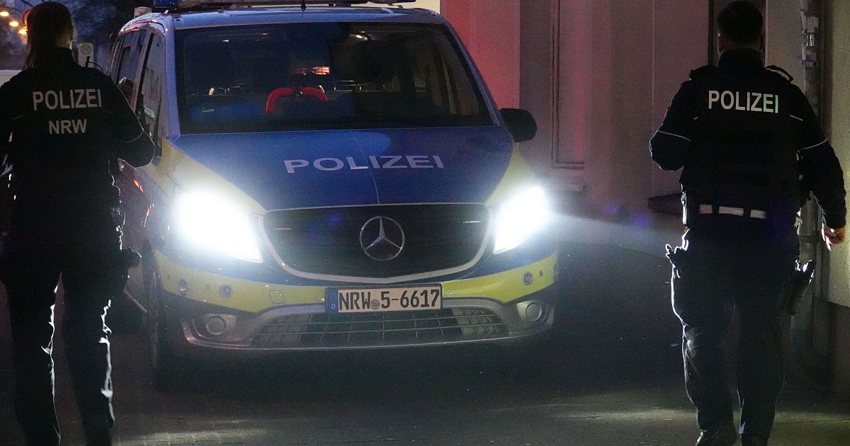 Mann verteidigt Freundin in Bielefeld und wird von Gruppe zusammengeschlagen