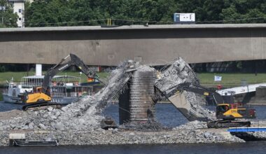 Brückenabriss in Dresden: Fotomotiv Carolabrücke-Ruine weg