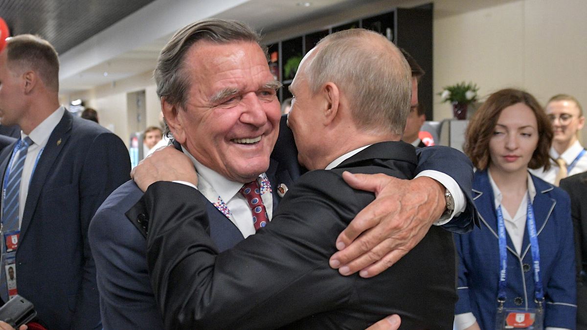 Der Rubel rollt nicht mehr: Sparkasse dreht Schröder den russischen Geld-Hahn ab