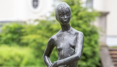 Leuna: Kunst-Diebe schmelzen wertvolle Bronze-Plastiken aus Park ein | Regional