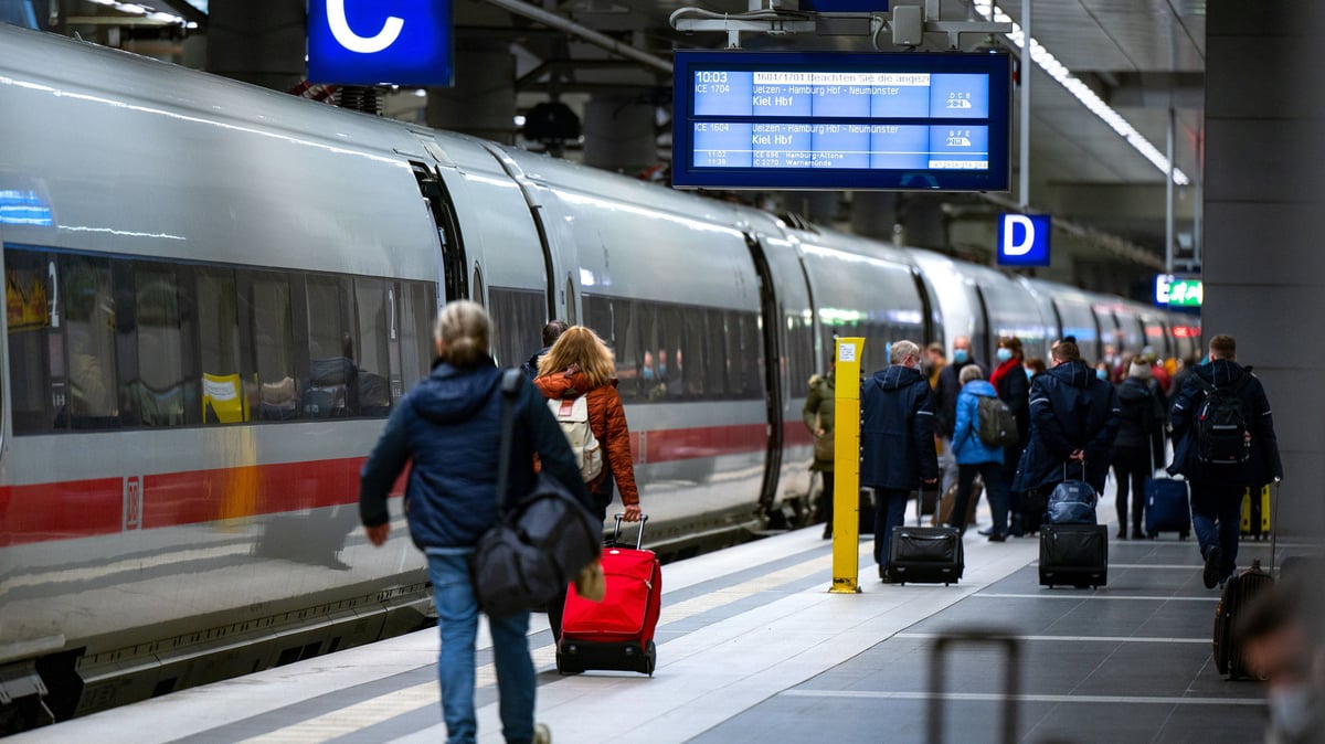 Vorpommern fahren per Sonderzug nach Berlin