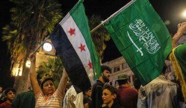 News zu Nahost: USA kündigen Ende der Syrien-Sanktionen an – Syrer feiern - Politik